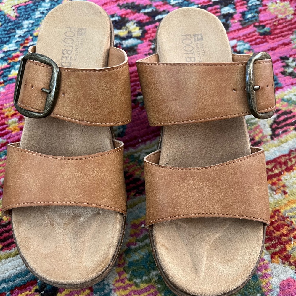 White mountain sandals